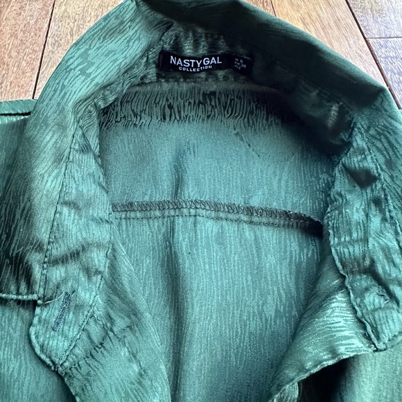 Nasty Gal- Green Oversized Button Down - (sz S) - Picture 2 of 3